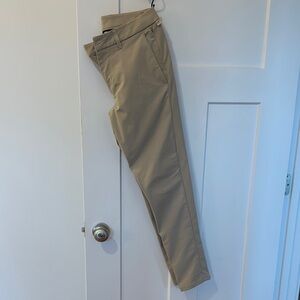 Lululemon Men’s Commission Skinny Fit Pant 32” (Warpstreme)